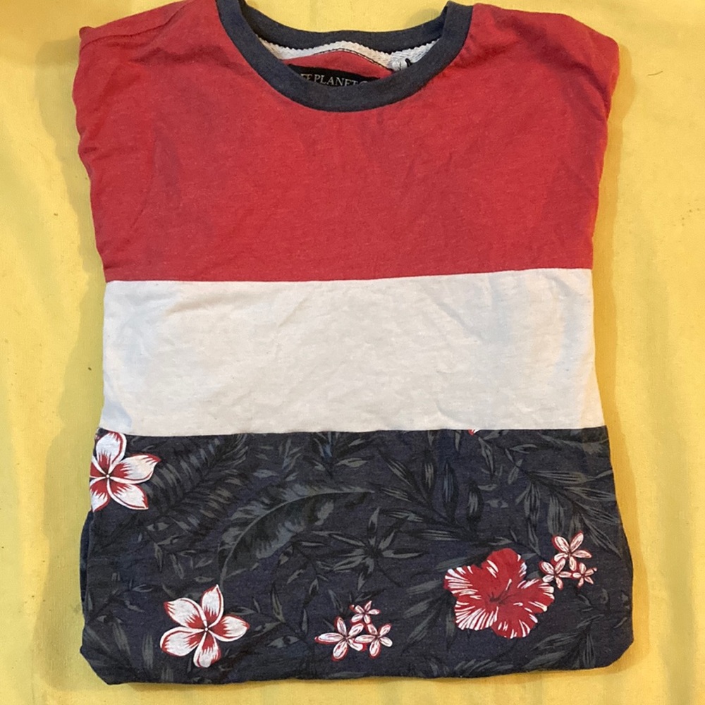 Red white and grey with flowers free planet size S